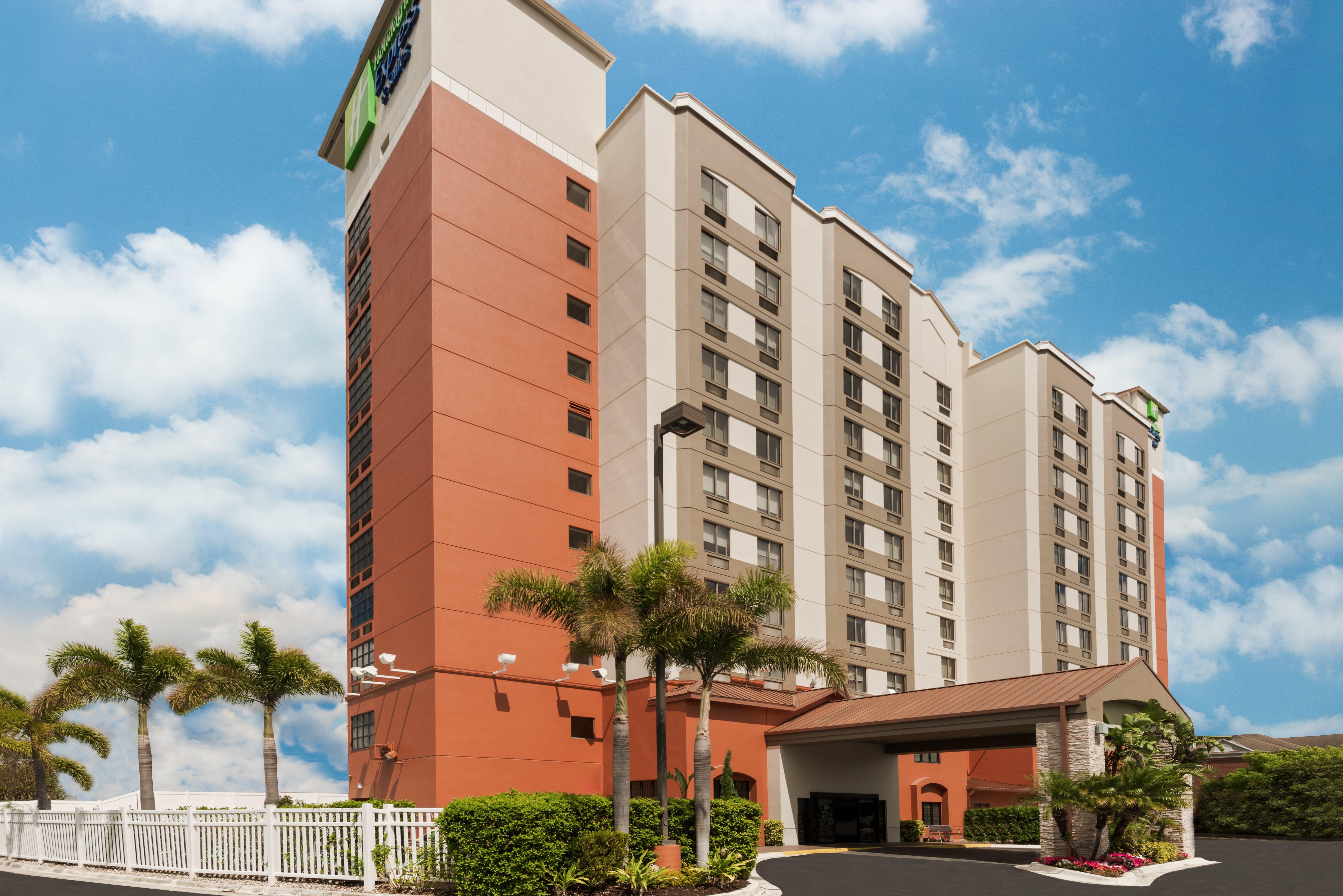 Holiday Inn Express & Suites - Nearest Universal Orlando By Ihg Exterior photo