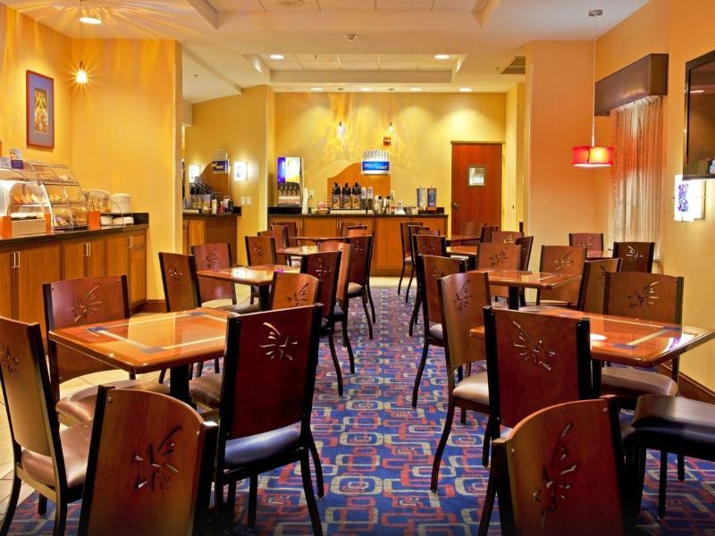 Holiday Inn Express & Suites - Nearest Universal Orlando By Ihg Exterior photo