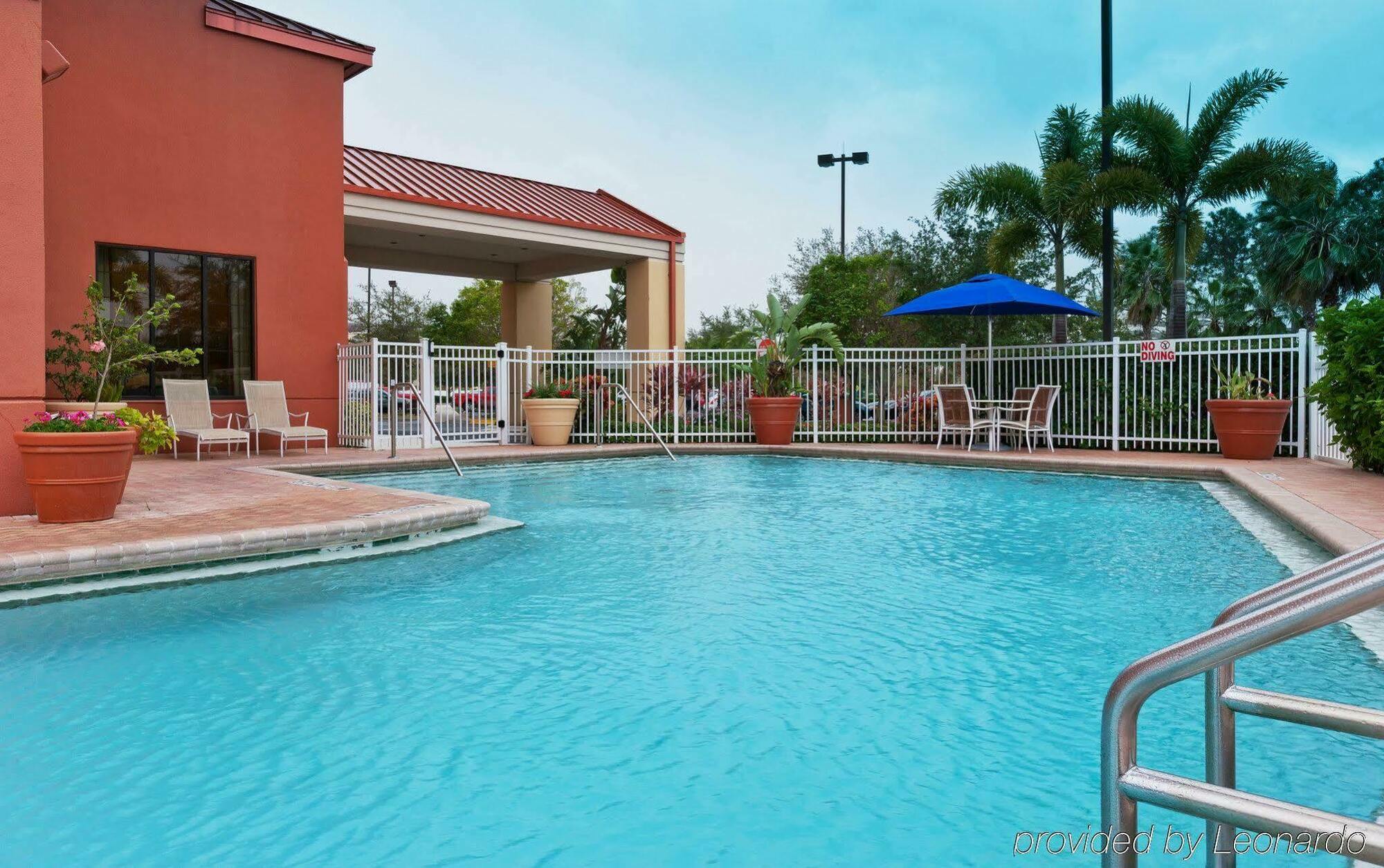 Holiday Inn Express & Suites - Nearest Universal Orlando By Ihg Exterior photo
